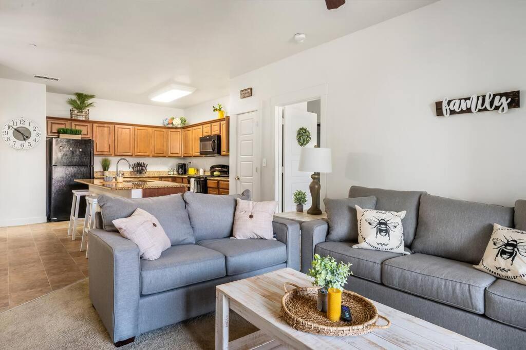 סאות' ג'ורדן Bee Chic In Sojo W/Hot Tub+Gym+Local Ski Slopes מראה חיצוני תמונה